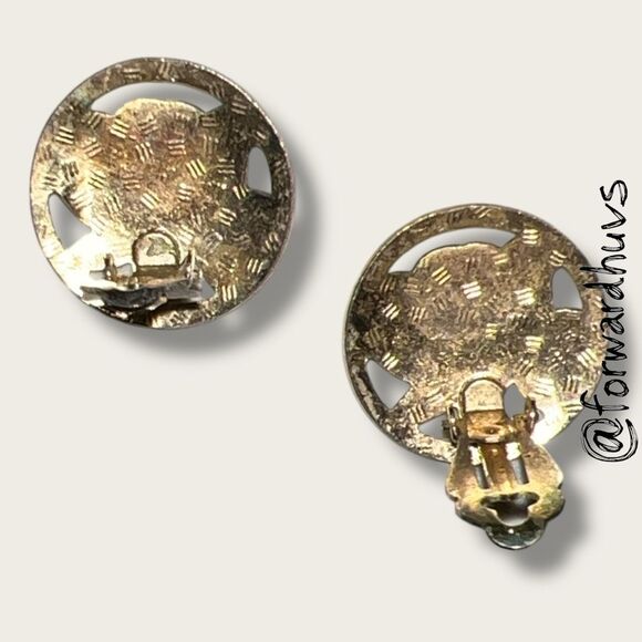 Beautiful Cloisonné Flower Clip On Earrings – Vibrant and Detailed Design - Picture 4 of 6